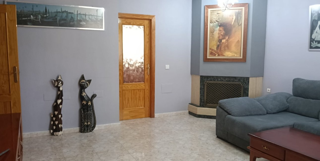 Reventa - Apartamento / piso -
Los Montesinos - Centro