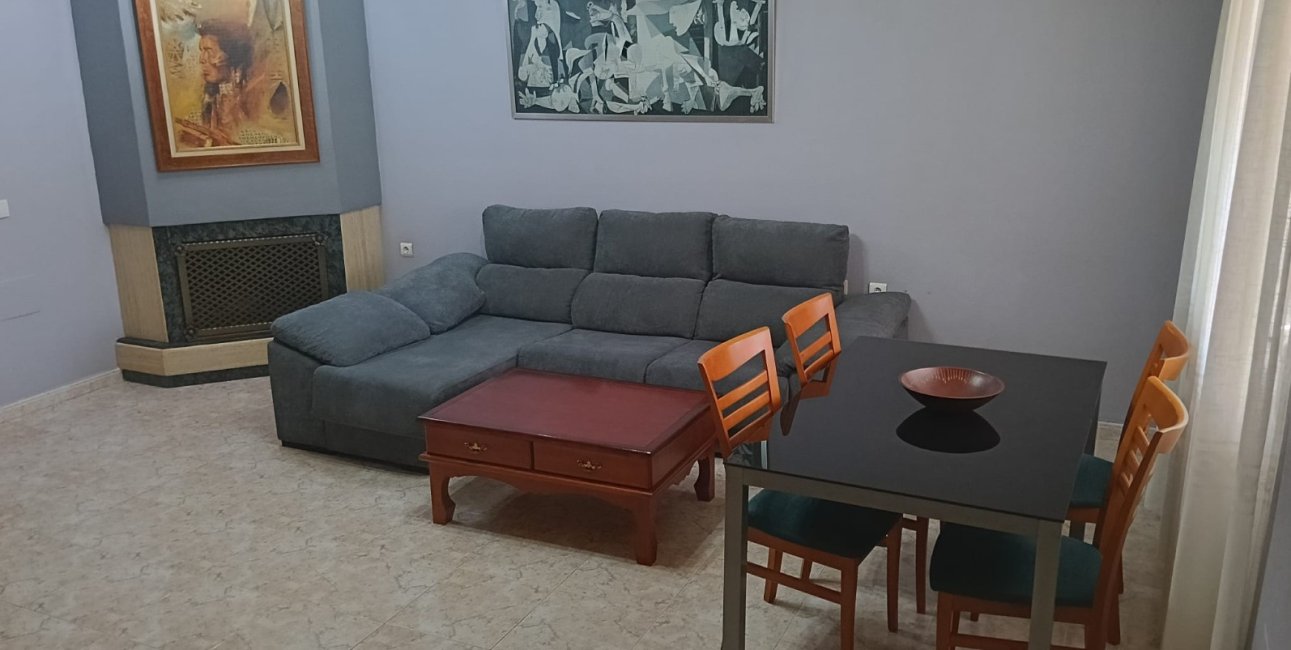 Reventa - Apartamento / piso -
Los Montesinos - Centro