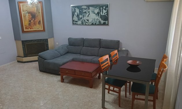 Reventa - Apartamento / piso -
Los Montesinos - Centro