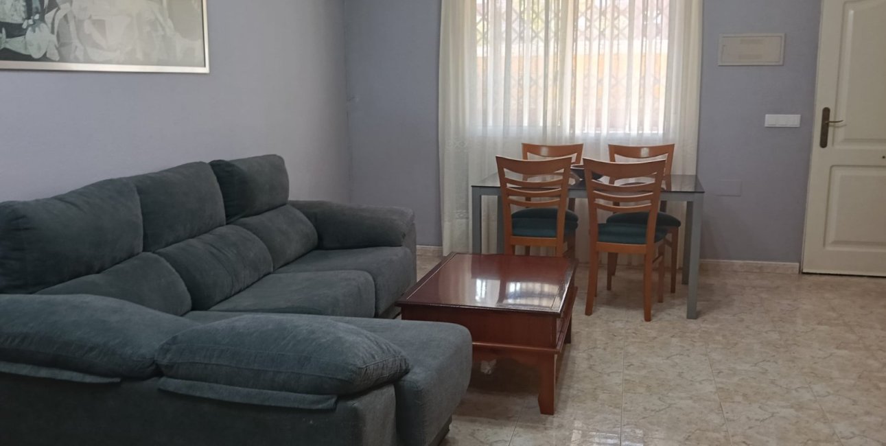 Reventa - Apartamento / piso -
Los Montesinos - Centro