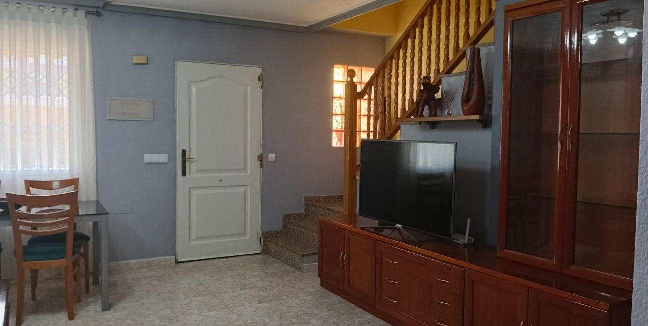 Reventa - Apartamento / piso -
Los Montesinos - Centro