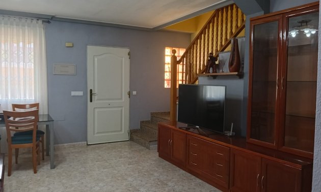 Reventa - Apartamento / piso -
Los Montesinos - Centro