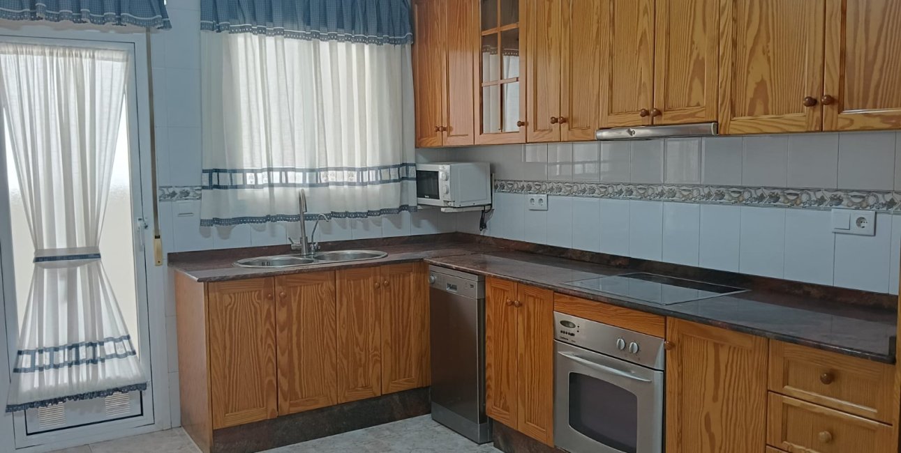 Reventa - Apartamento / piso -
Los Montesinos - Centro