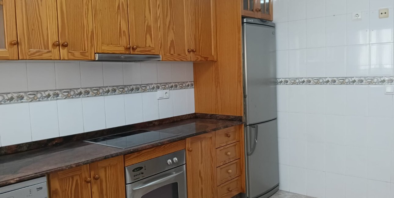 Reventa - Apartamento / piso -
Los Montesinos - Centro