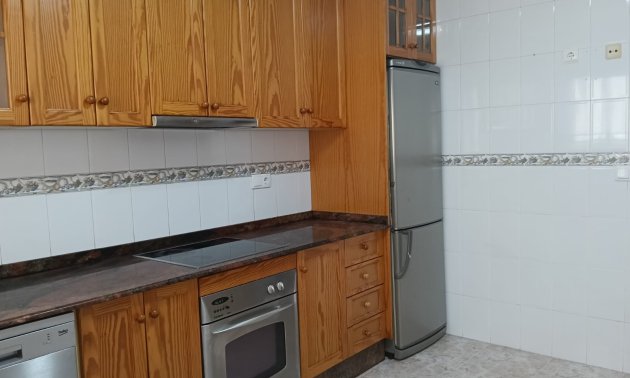 Reventa - Apartamento / piso -
Los Montesinos - Centro