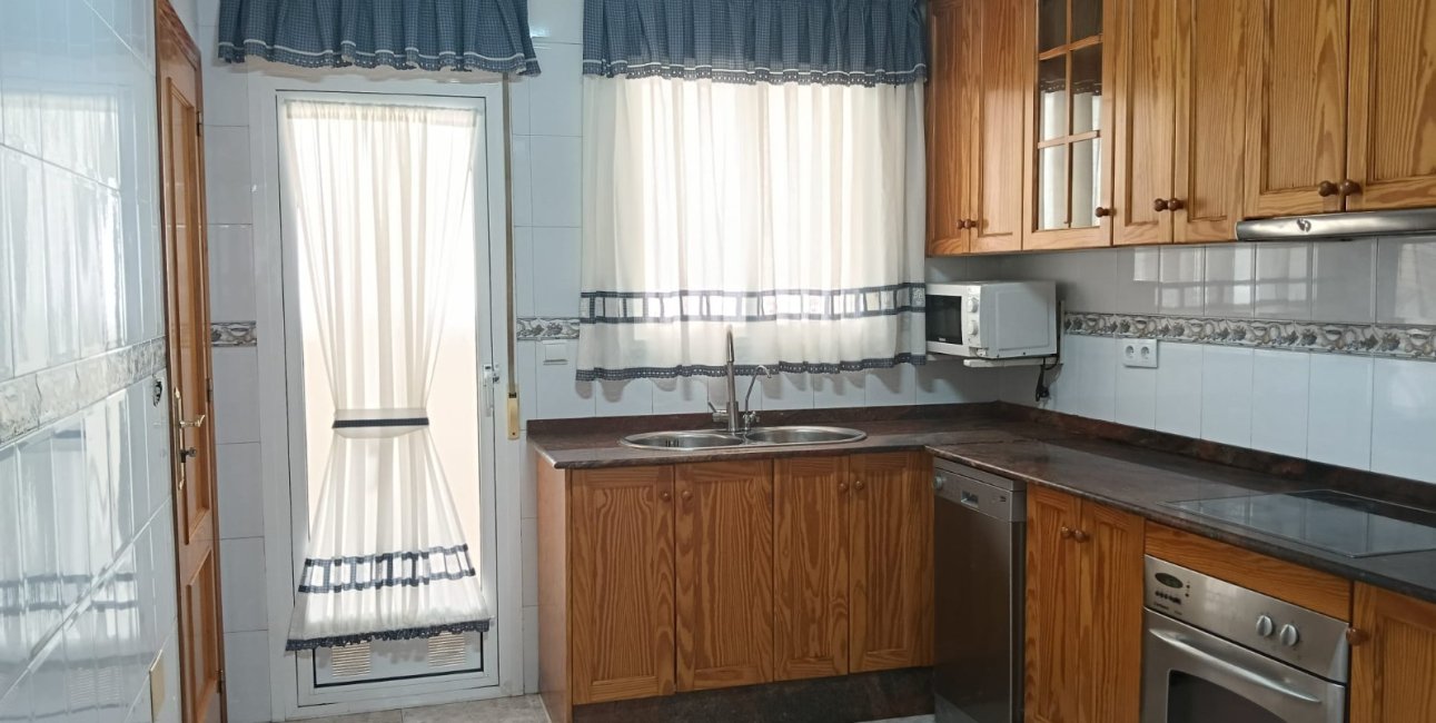 Reventa - Apartamento / piso -
Los Montesinos - Centro