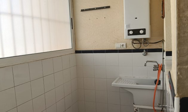 Reventa - Apartamento / piso -
Los Montesinos - Centro