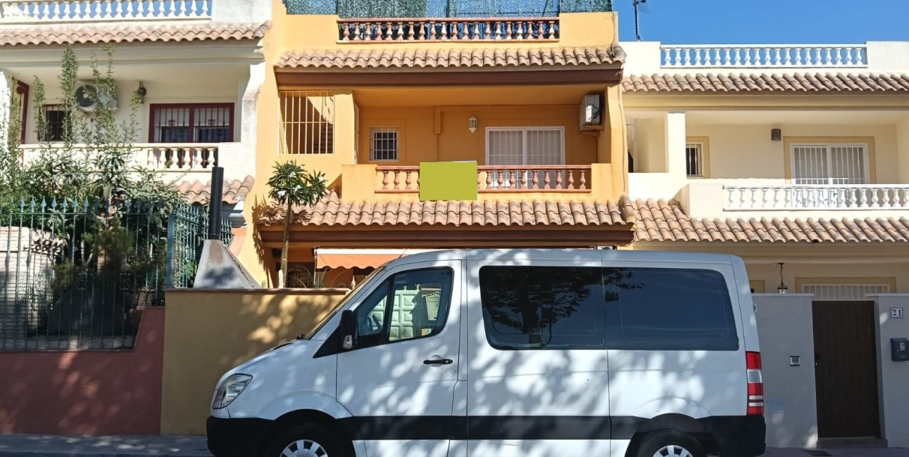 Reventa - Apartamento / piso -
Los Montesinos - Centro