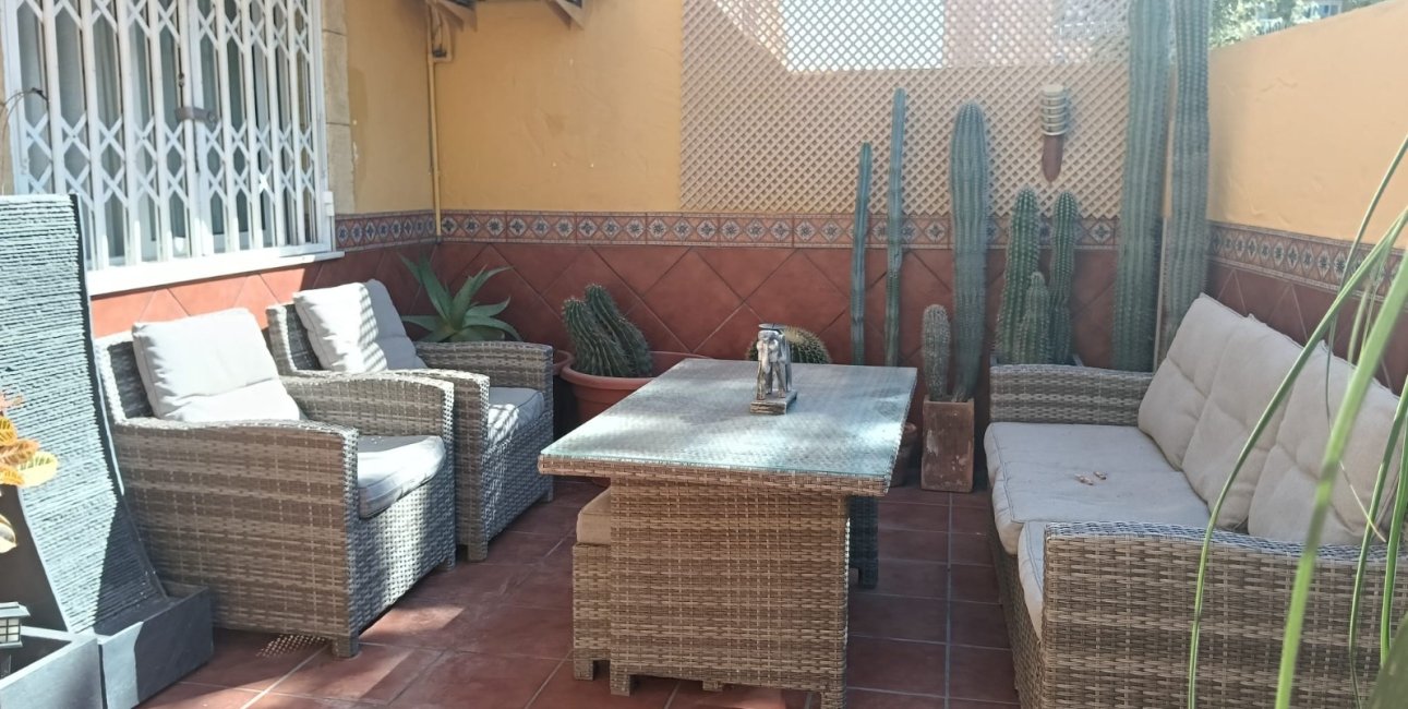 Reventa - Apartamento / piso -
Los Montesinos - Centro