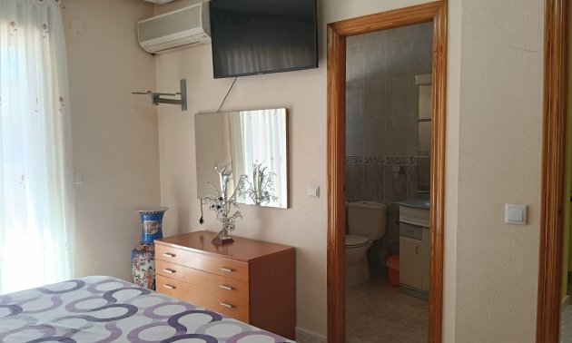 Reventa - Apartamento / piso -
Los Montesinos - Centro