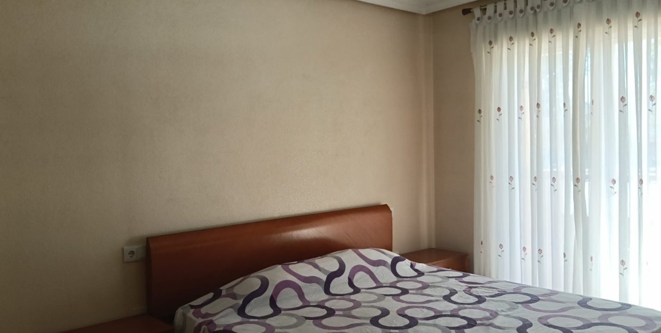 Reventa - Apartamento / piso -
Los Montesinos - Centro