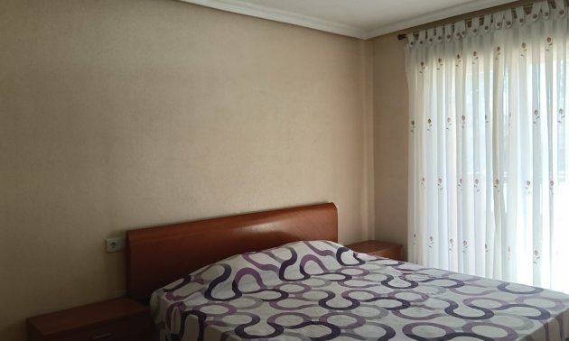 Reventa - Apartamento / piso -
Los Montesinos - Centro