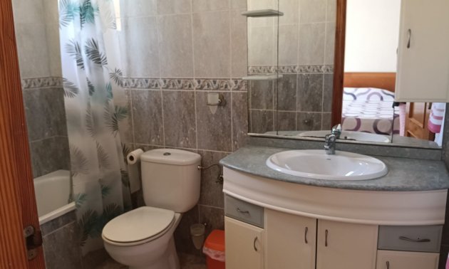 Reventa - Apartamento / piso -
Los Montesinos - Centro