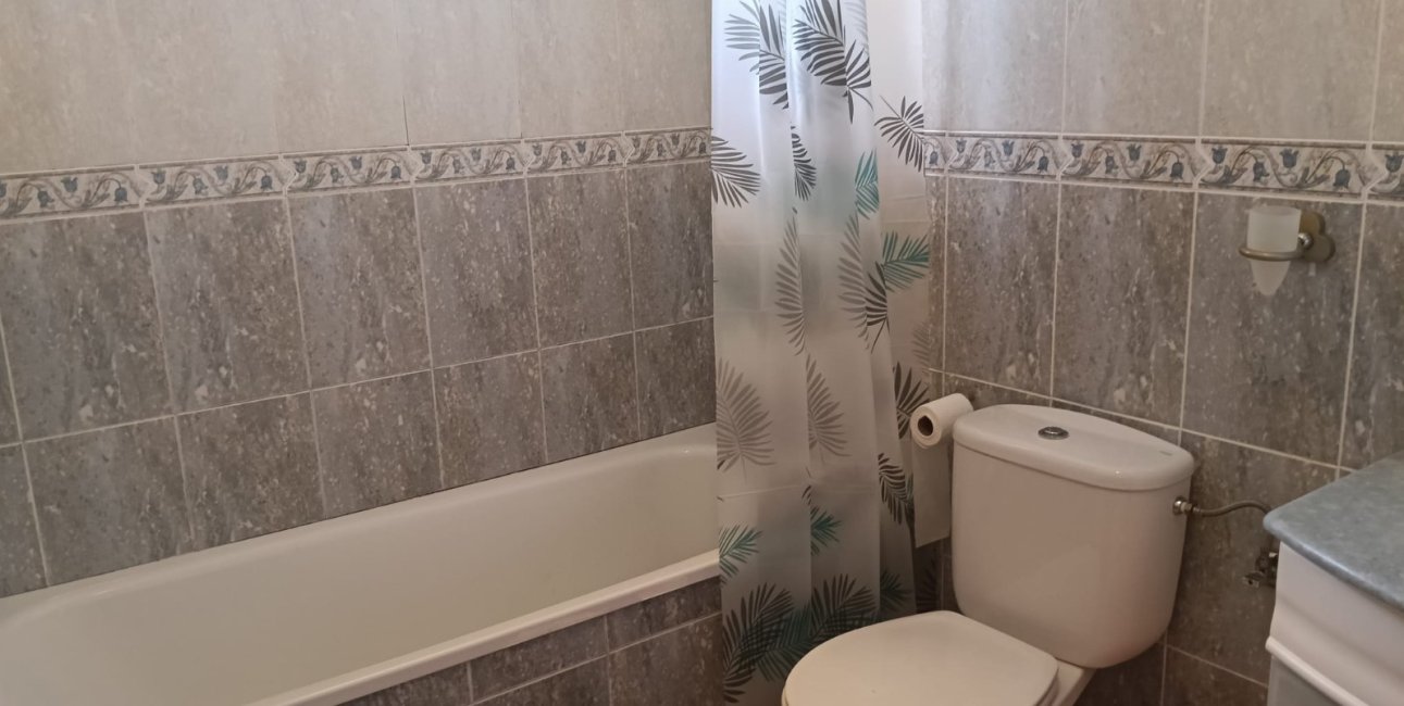 Reventa - Apartamento / piso -
Los Montesinos - Centro