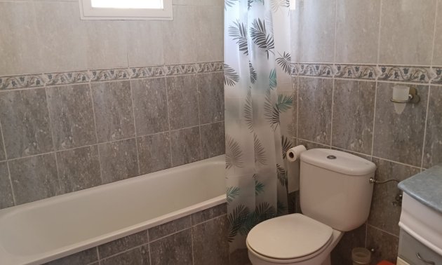Reventa - Apartamento / piso -
Los Montesinos - Centro