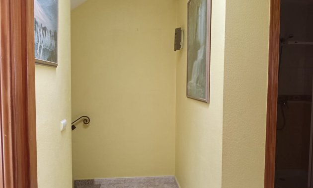 Reventa - Apartamento / piso -
Los Montesinos - Centro