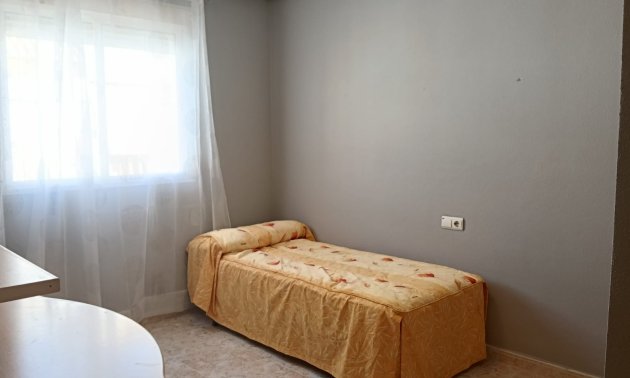 Reventa - Apartamento / piso -
Los Montesinos - Centro