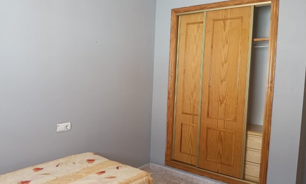 Reventa - Apartamento / piso -
Los Montesinos - Centro