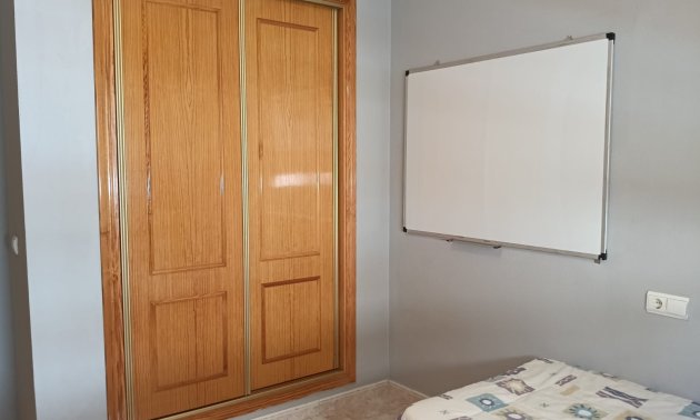 Reventa - Apartamento / piso -
Los Montesinos - Centro