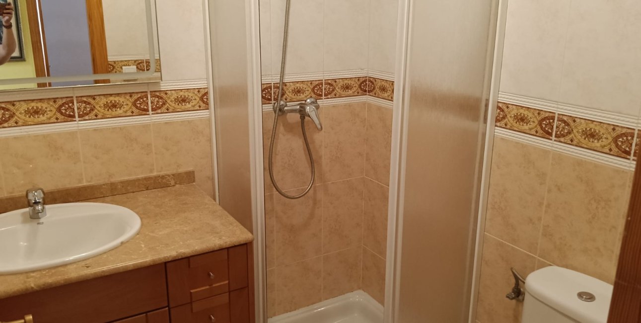 Reventa - Apartamento / piso -
Los Montesinos - Centro