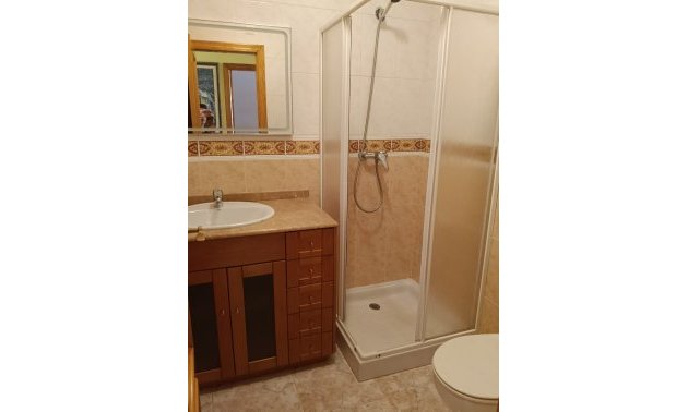 Reventa - Apartamento / piso -
Los Montesinos - Centro