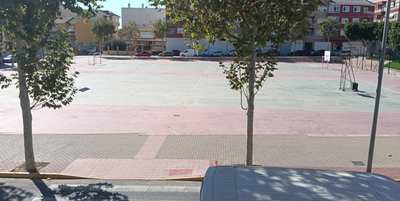 Reventa - Apartamento / piso -
Los Montesinos - Centro