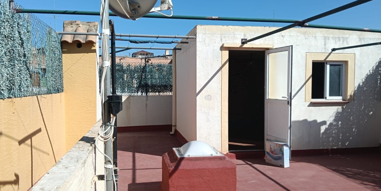 Reventa - Apartamento / piso -
Los Montesinos - Centro