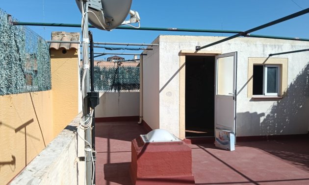 Reventa - Apartamento / piso -
Los Montesinos - Centro