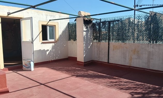 Reventa - Apartamento / piso -
Los Montesinos - Centro