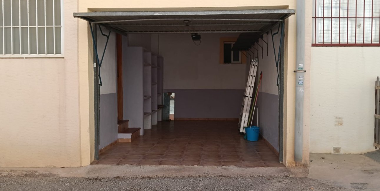 Reventa - Apartamento / piso -
Los Montesinos - Centro