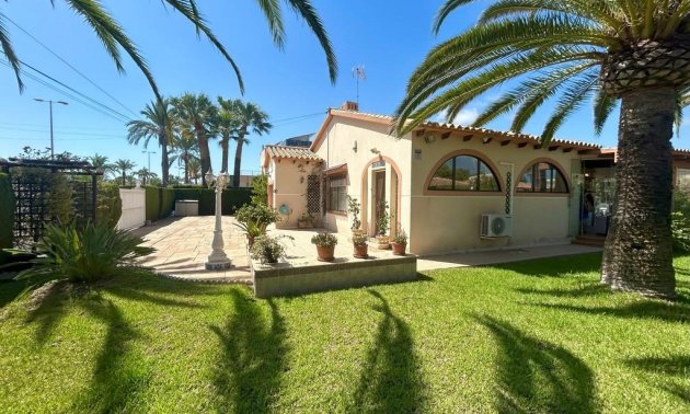 Resale - Villa -
Orihuela Costa - Cabo Roig