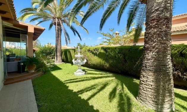 Resale - Villa -
Orihuela Costa - Cabo Roig