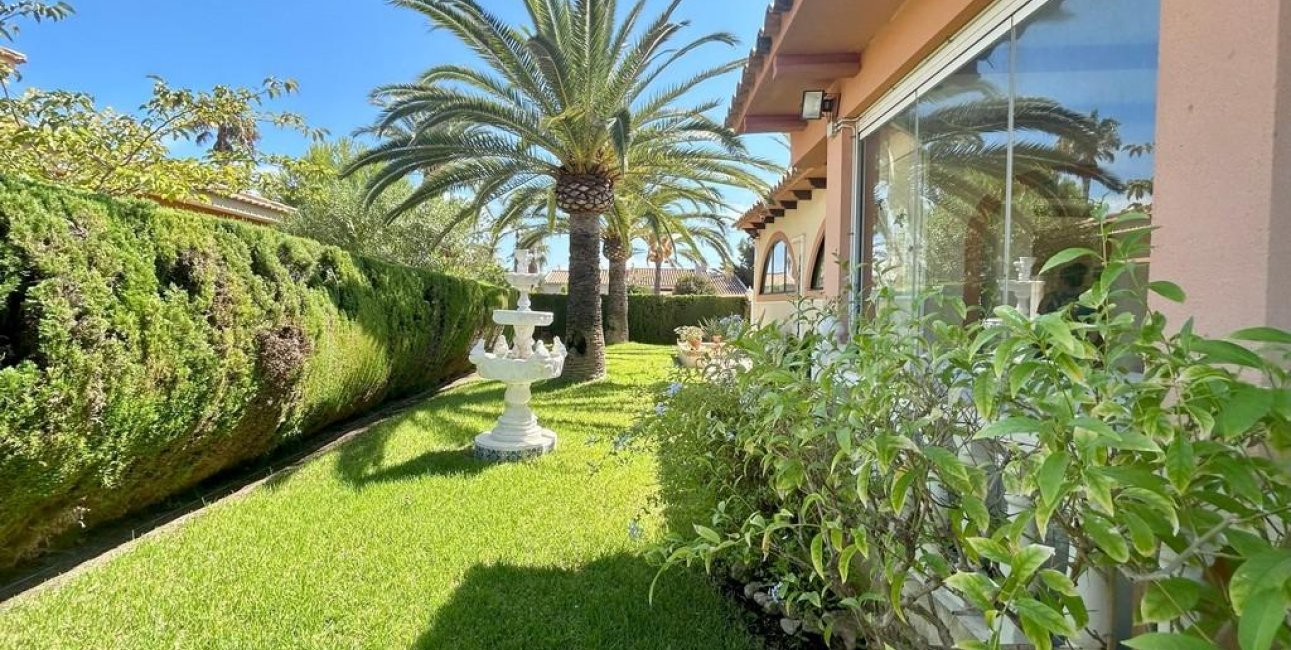 Resale - Villa -
Orihuela Costa - Cabo Roig