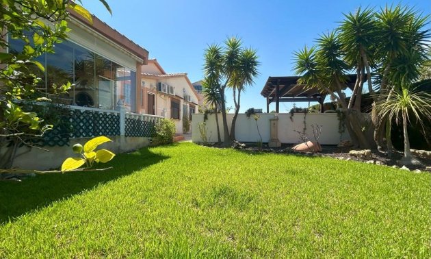 Resale - Villa -
Orihuela Costa - Cabo Roig