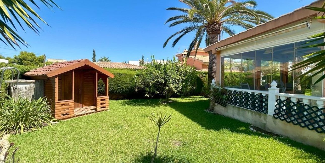 Resale - Villa -
Orihuela Costa - Cabo Roig