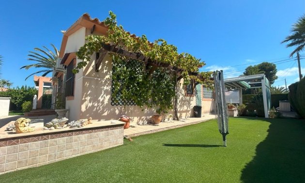 Resale - Villa -
Orihuela Costa - Cabo Roig