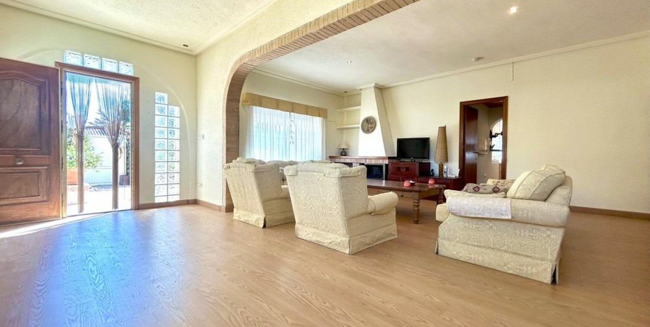 Resale - Villa -
Orihuela Costa - Cabo Roig