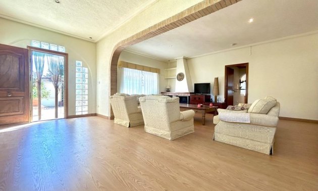 Resale - Villa -
Orihuela Costa - Cabo Roig