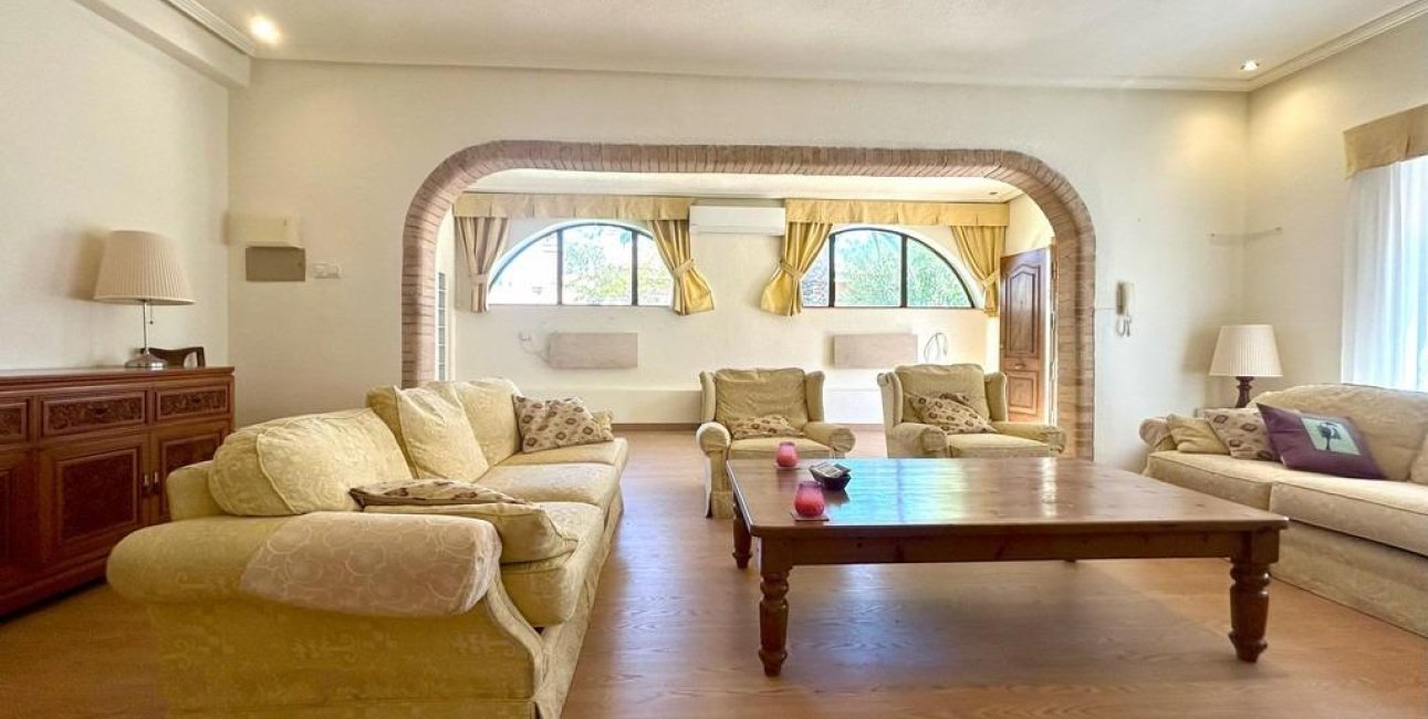 Resale - Villa -
Orihuela Costa - Cabo Roig