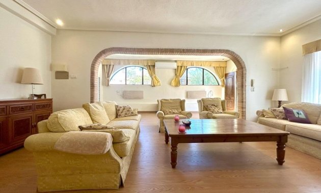 Resale - Villa -
Orihuela Costa - Cabo Roig