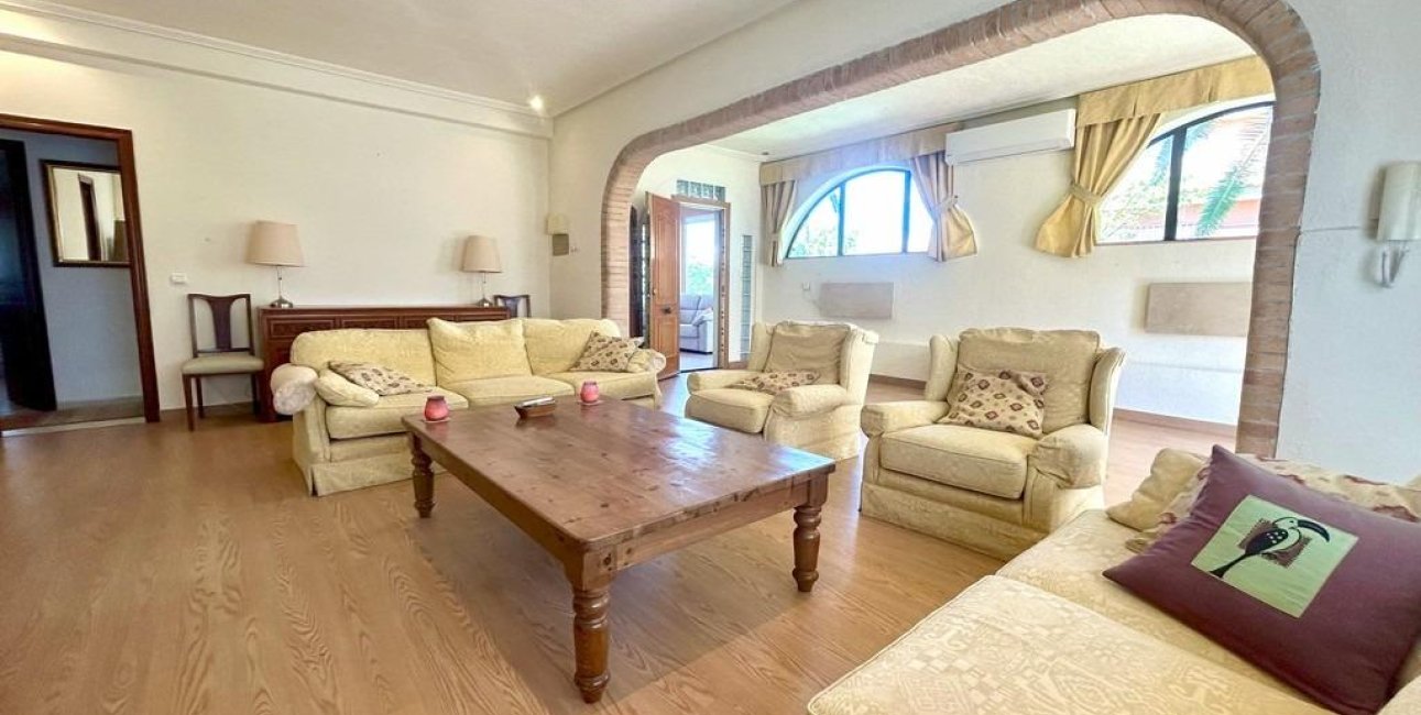 Resale - Villa -
Orihuela Costa - Cabo Roig