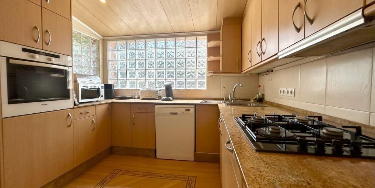 Resale - Villa -
Orihuela Costa - Cabo Roig