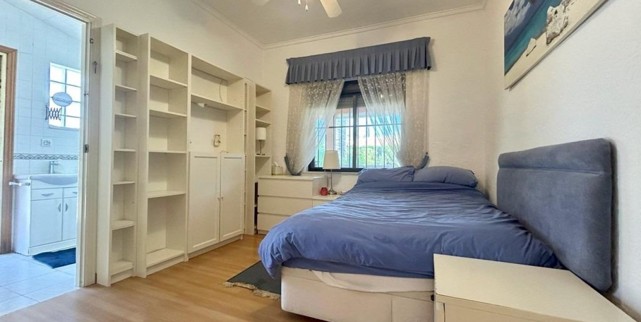 Resale - Villa -
Orihuela Costa - Cabo Roig