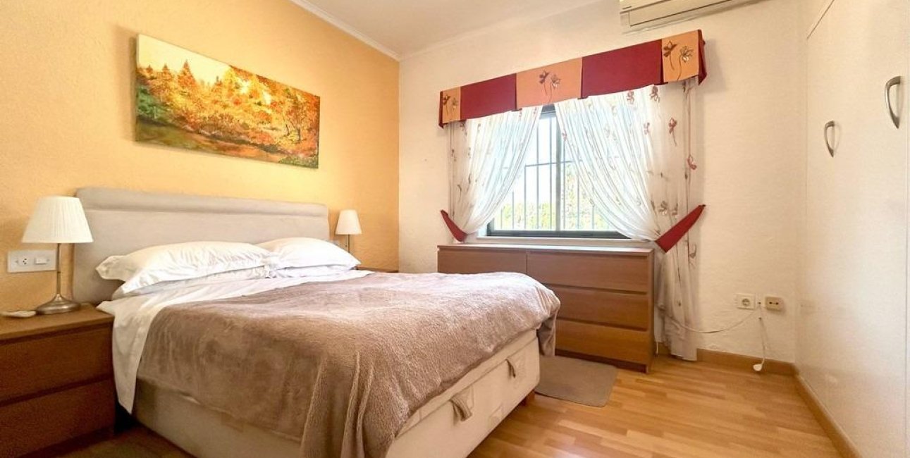 Resale - Villa -
Orihuela Costa - Cabo Roig