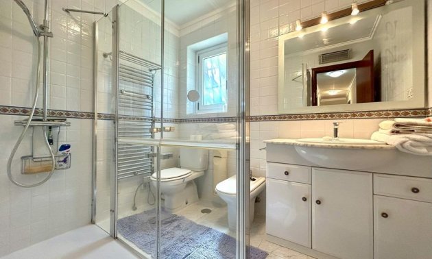 Resale - Villa -
Orihuela Costa - Cabo Roig