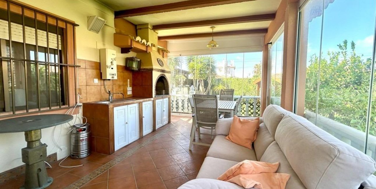 Resale - Villa -
Orihuela Costa - Cabo Roig