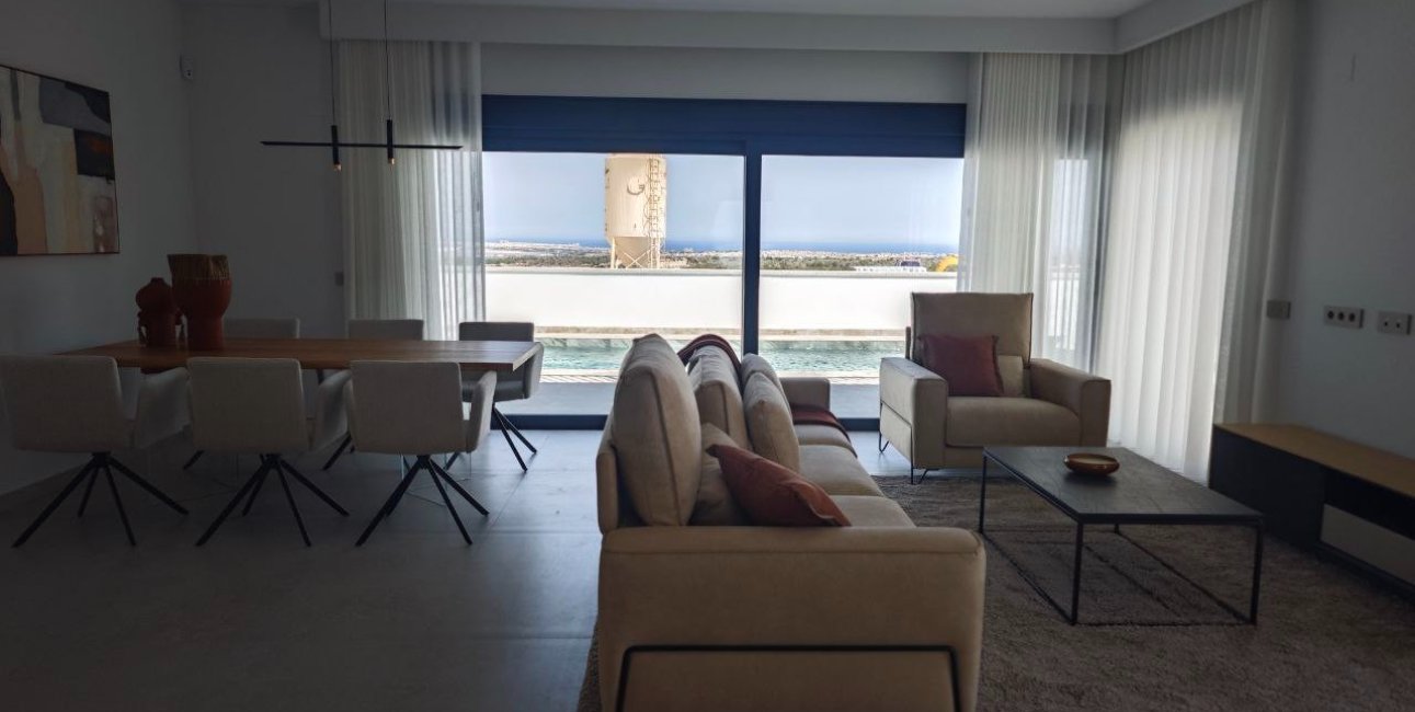 Reventa - Villa -
San Miguel de Salinas - Cerro Del Sol