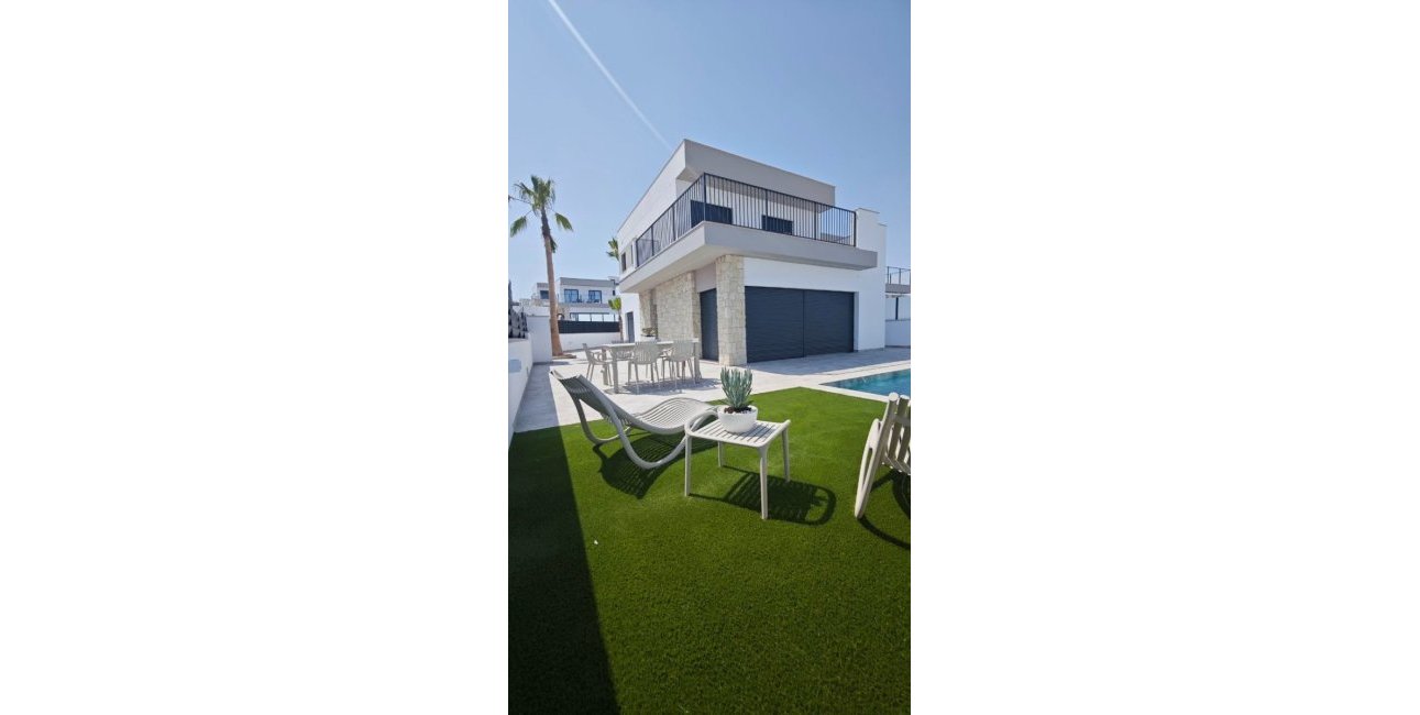 Reventa - Villa -
San Miguel de Salinas - Cerro Del Sol