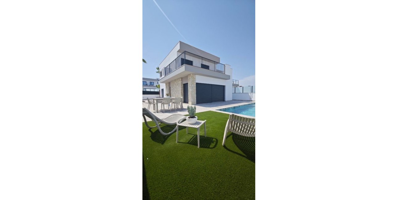 Reventa - Villa -
San Miguel de Salinas - Cerro Del Sol