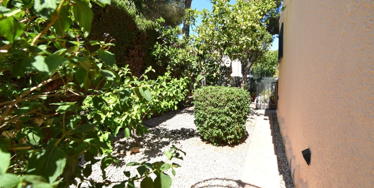 Resale - Villa -
Orihuela Costa - Los Balcones